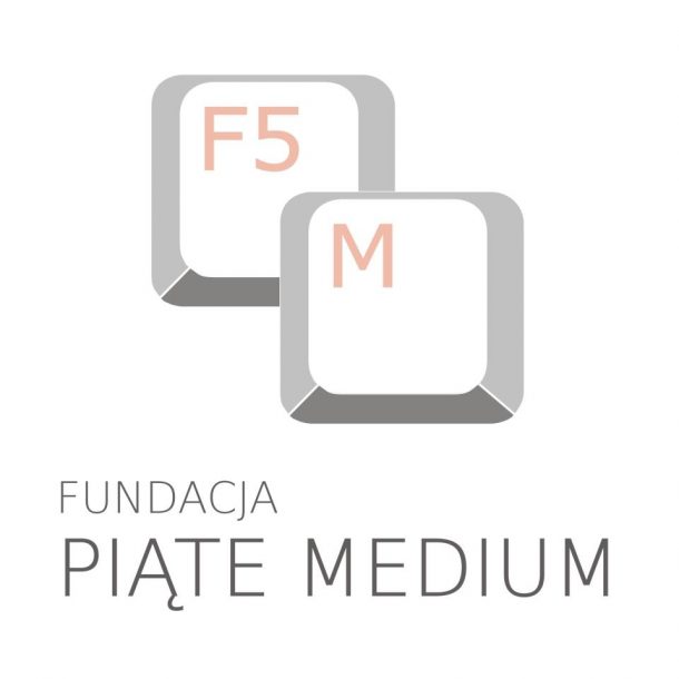 logotyp Fundacji Piąte Medium